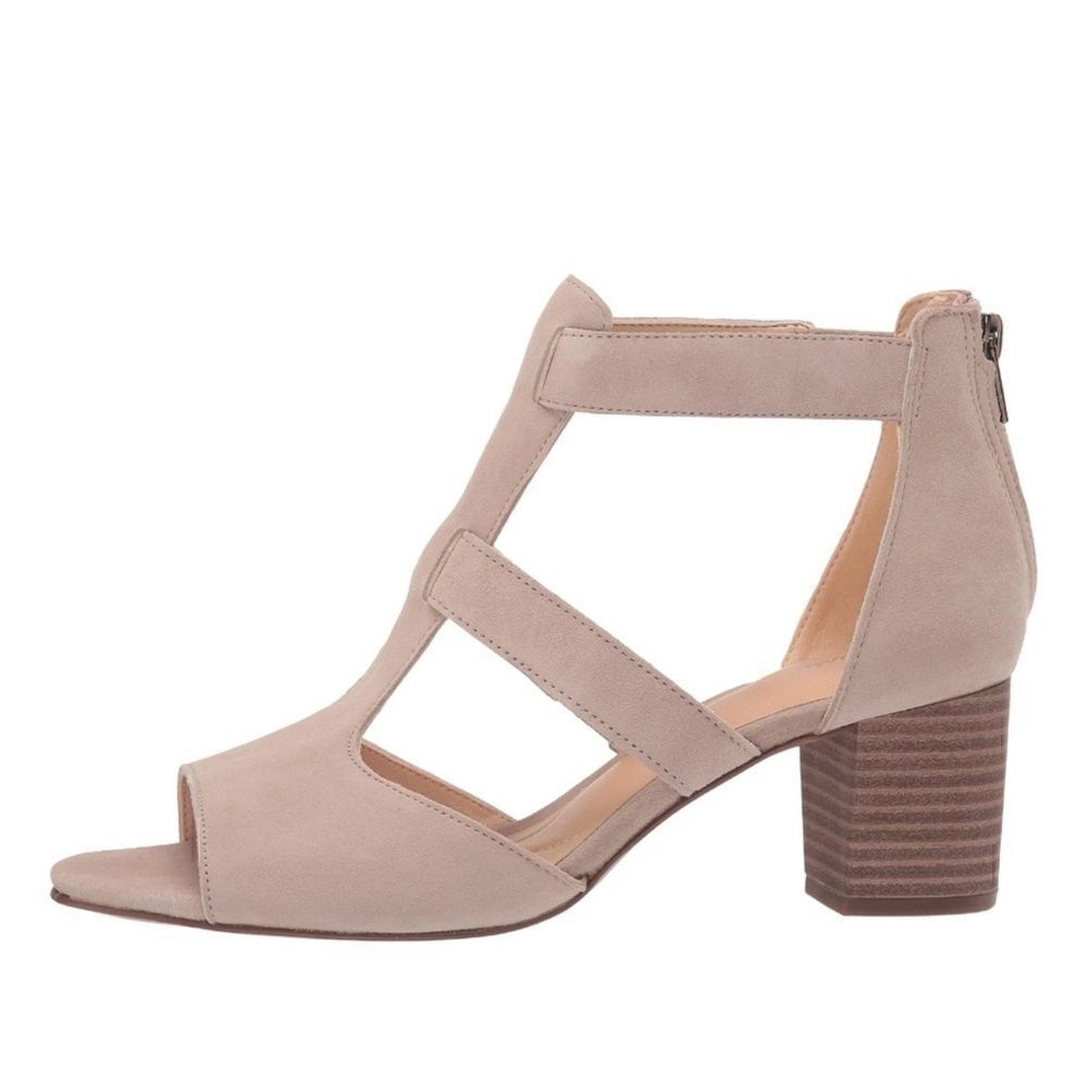 Clarks Deloria Fae (Sand Suede) Gladiator Sandal size 6